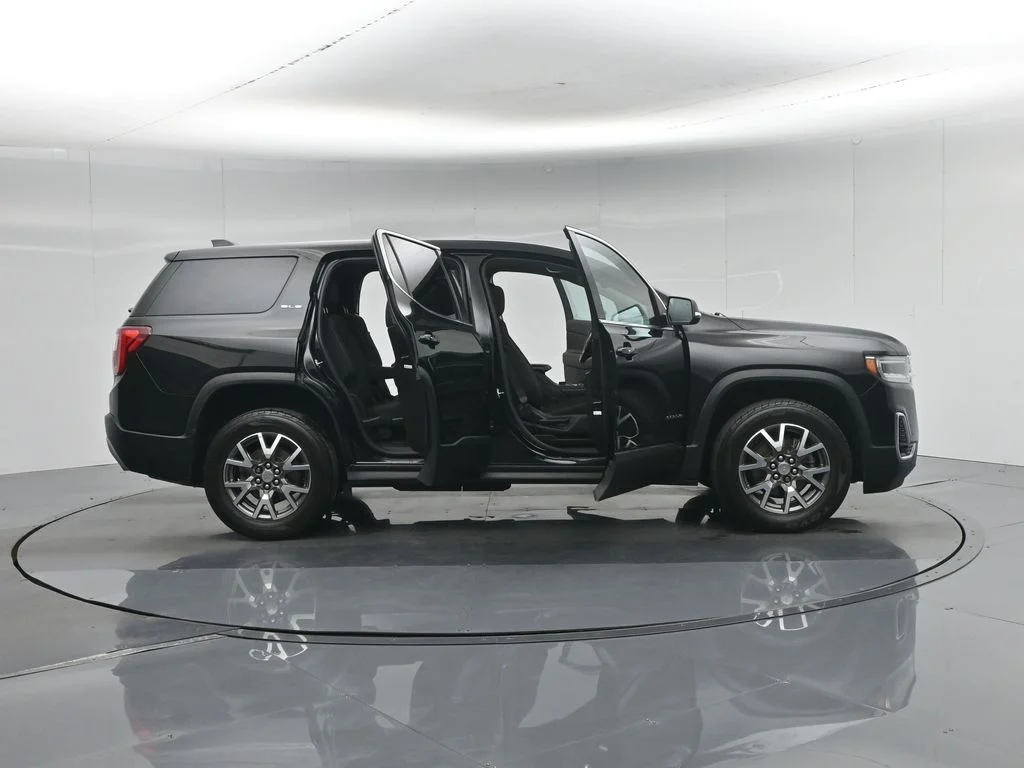 Used 2022 Black GMC SLE image 38