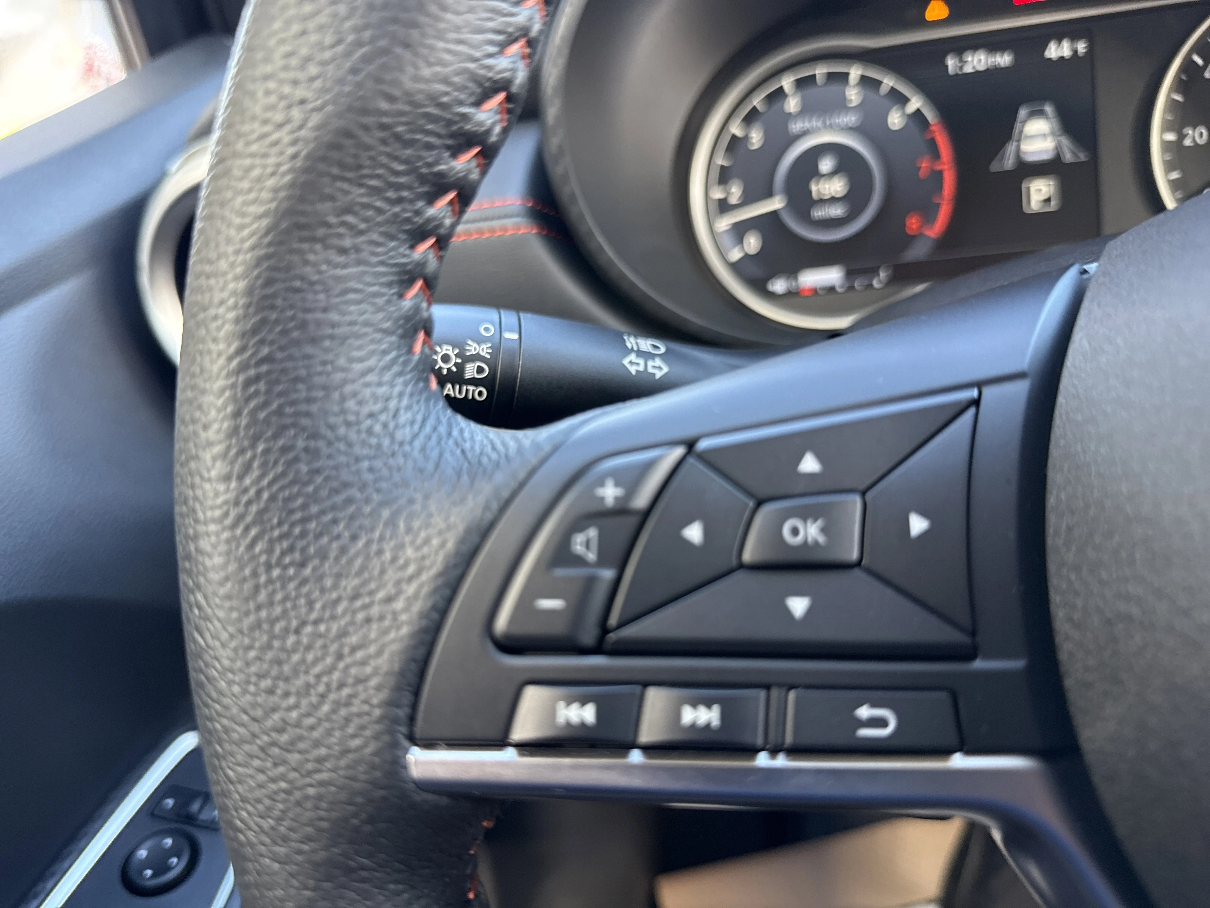 2025 Nissan Versa Sedan SR - Photo 24