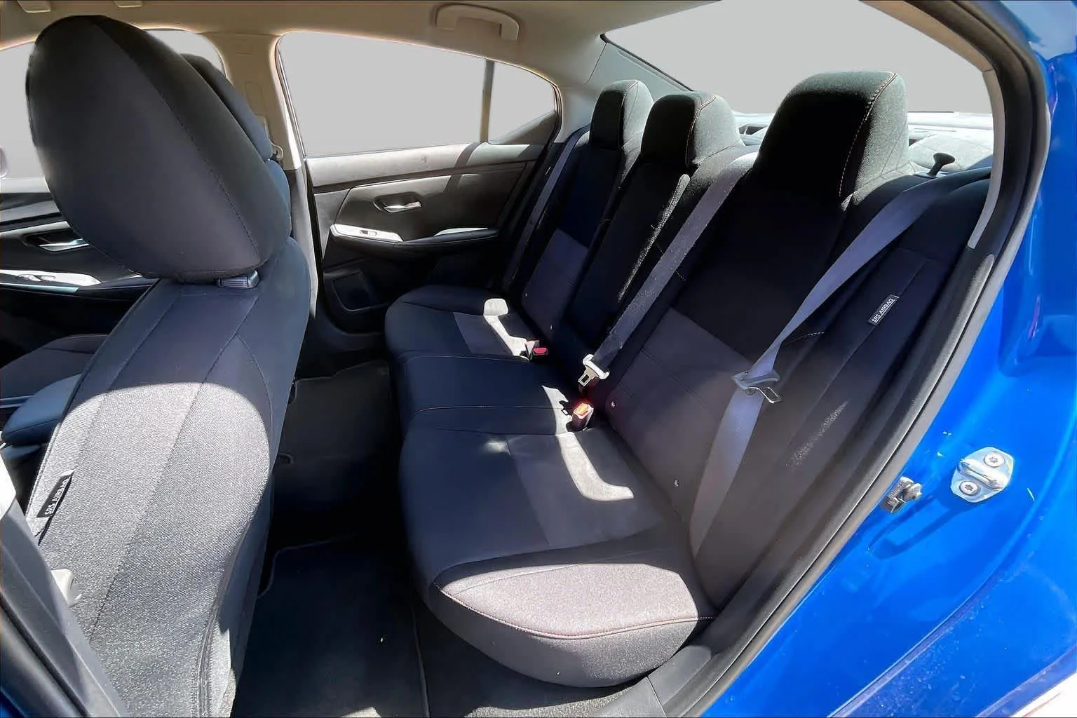 Used 2025 Electric Blue Metallic Nissan SR image 18