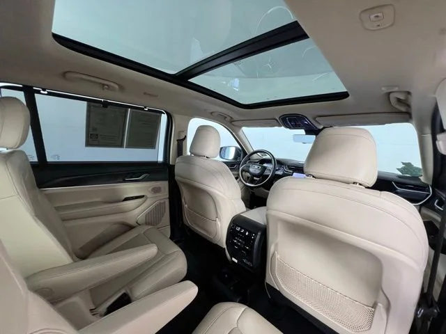 Used 2022 Red Jeep Limited image 46
