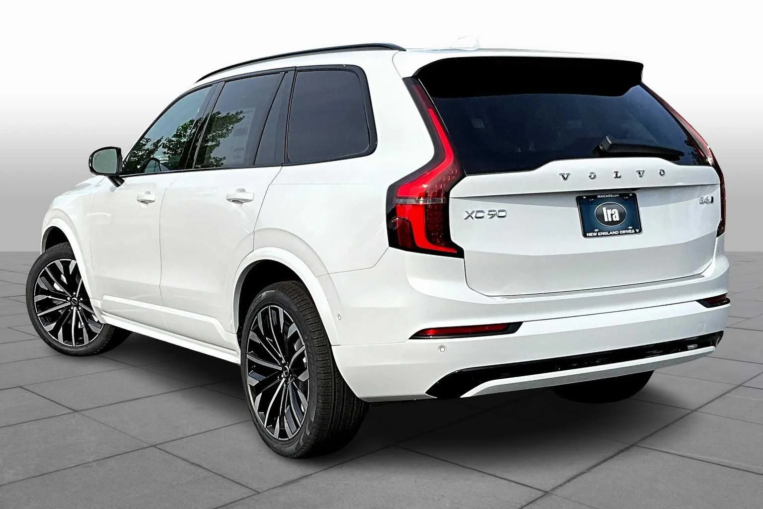 New 2026 Crystal White Volvo Ultra image 3