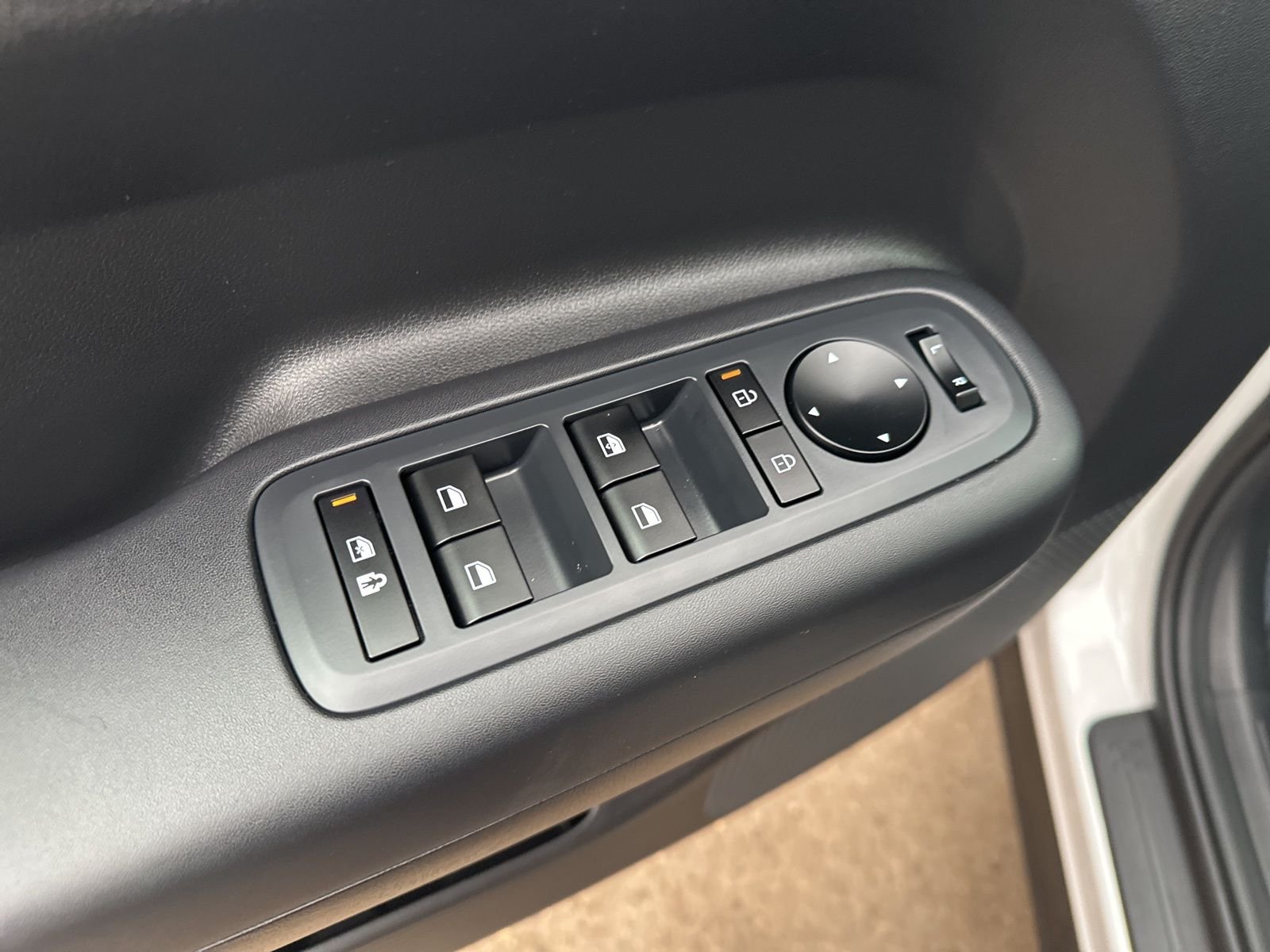 2025 Hyundai Santa Fe SE - Photo 16