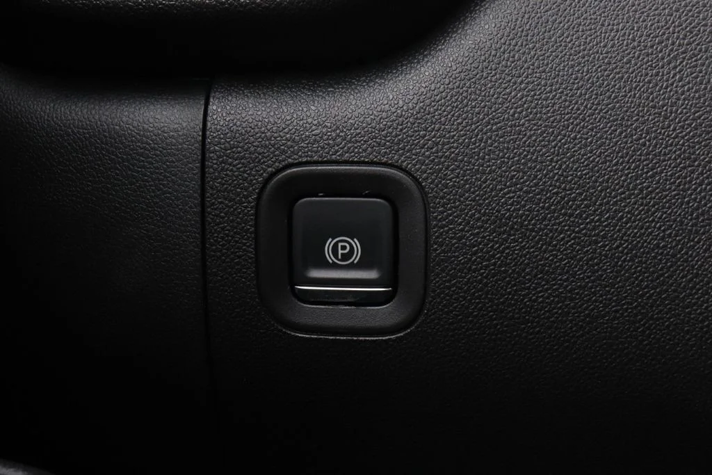 Used 2025 Summit White Chevrolet WT image 22
