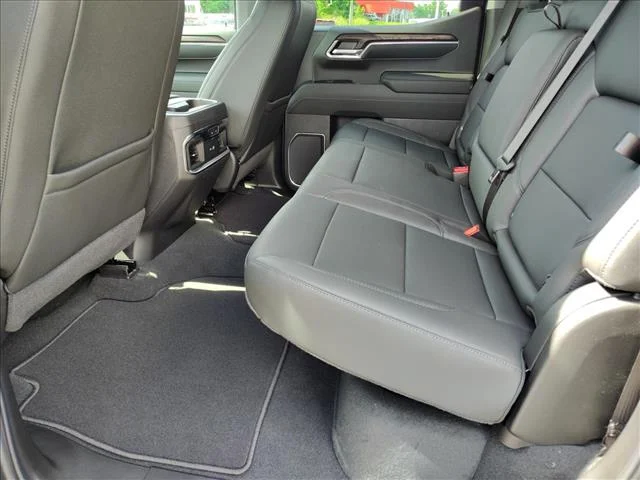2026 GMC Sierra 1500 SLT - Photo 8