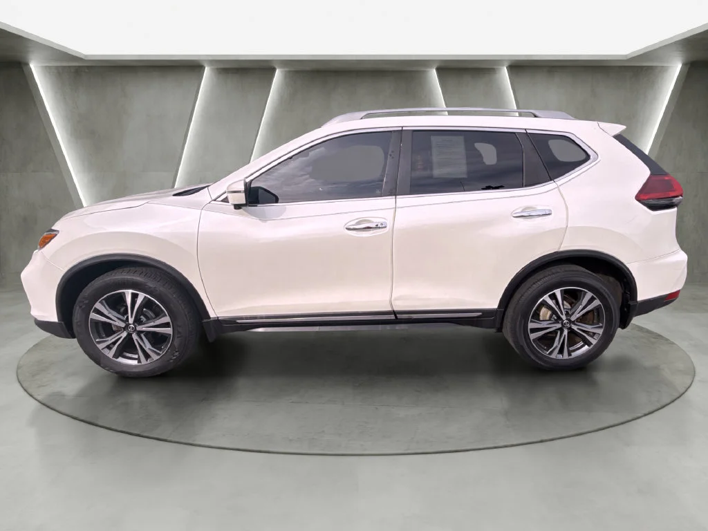 Used 2018 White Nissan SL image 6