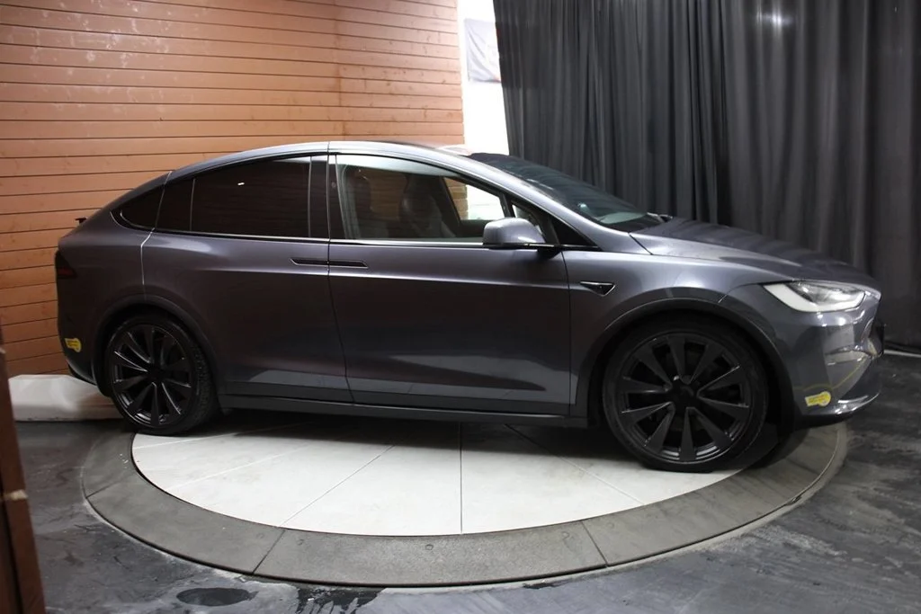 Used 2022 Solid Black Tesla Plaid image 36