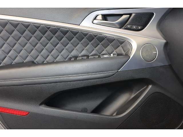 2021 GENESIS G70 Standard - Photo 7