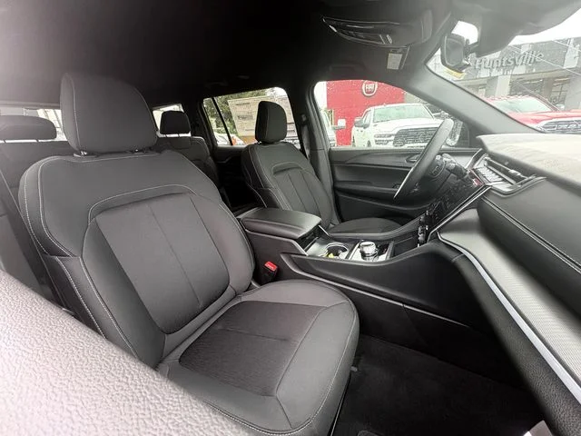 New 2026 Silver Zynith Exterior Paint Jeep Laredo image 9
