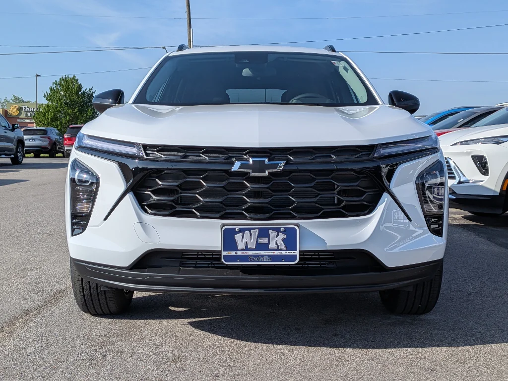New 2026 Summit White Chevrolet LT image 5