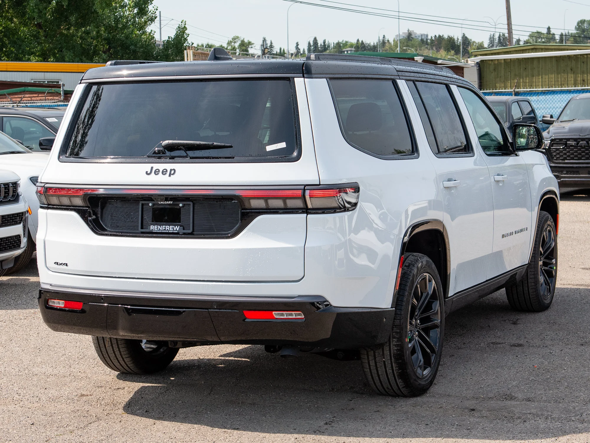 New 2026 White Jeep Summit Reserve* image 5