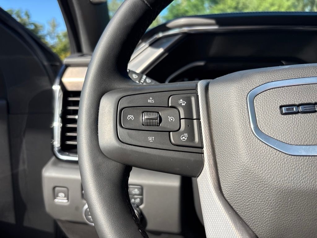 Used 2025 Silver GMC Denali image 21