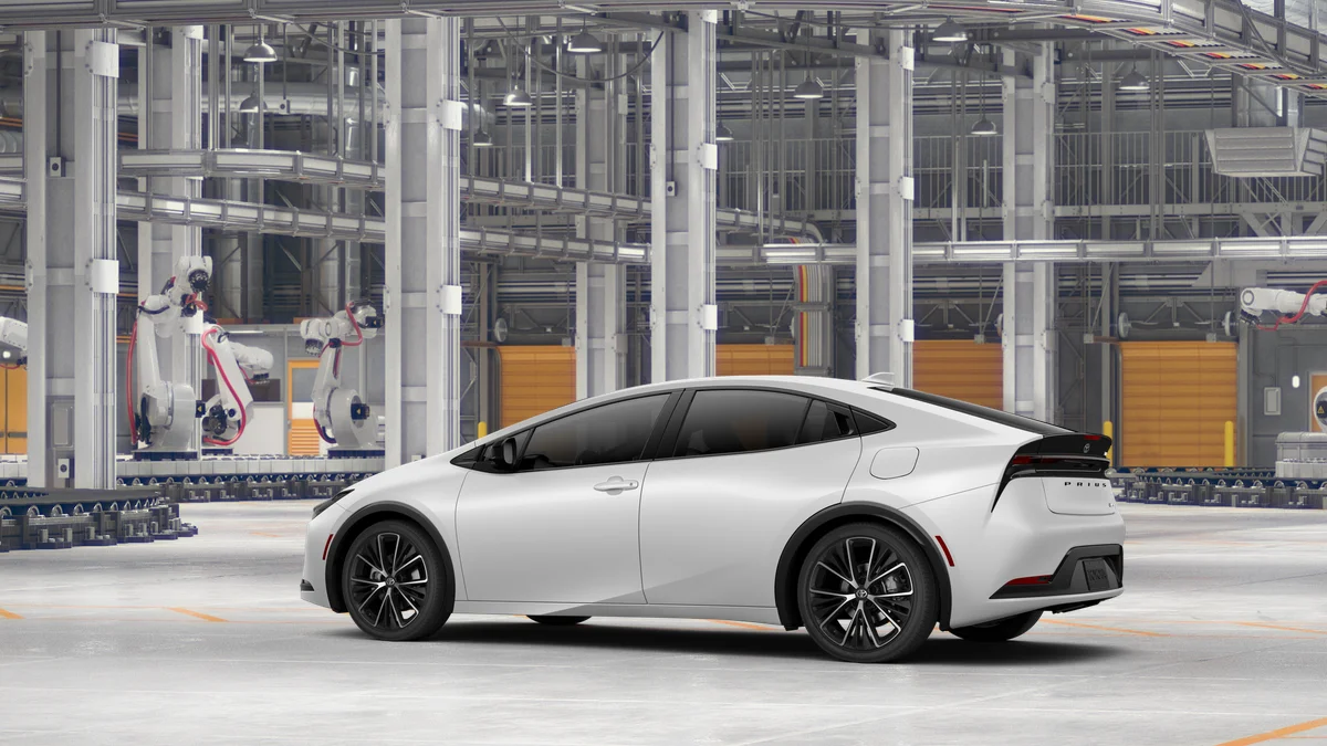 New 2027 Wind Chill Pearl Toyota XLE image 5