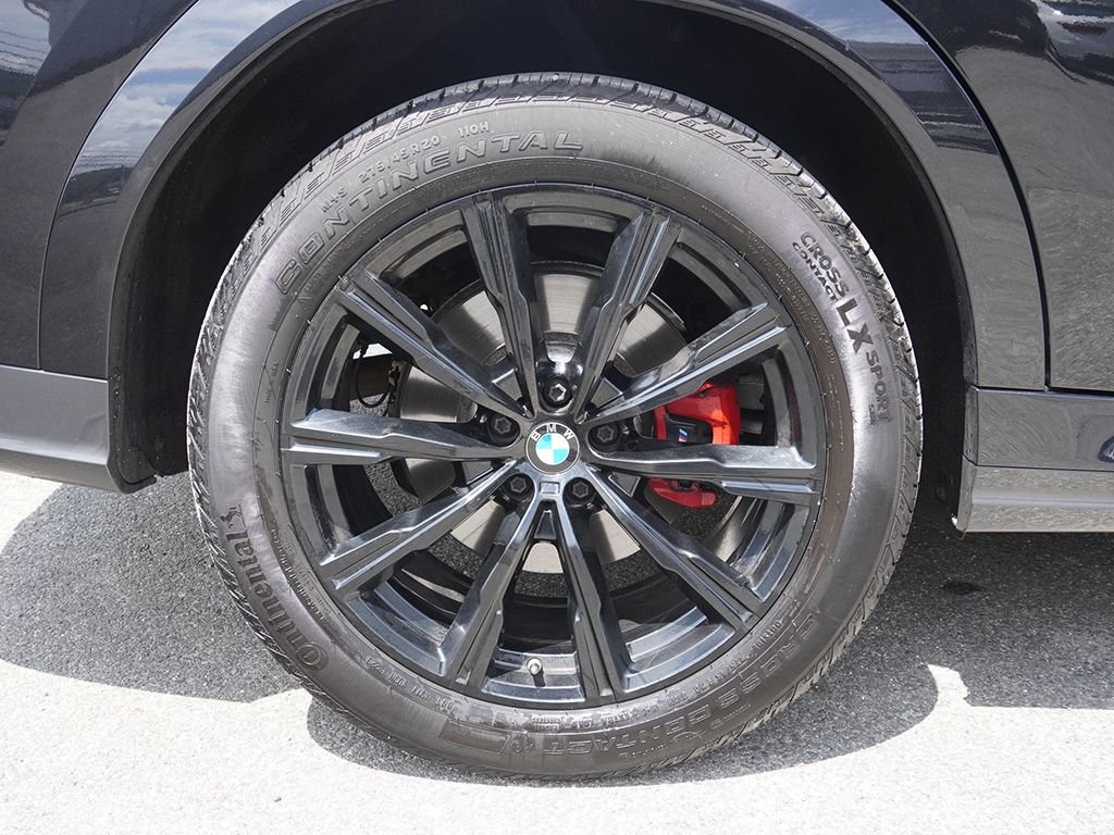 Used 2022 Black BMW xDrive40i image 21