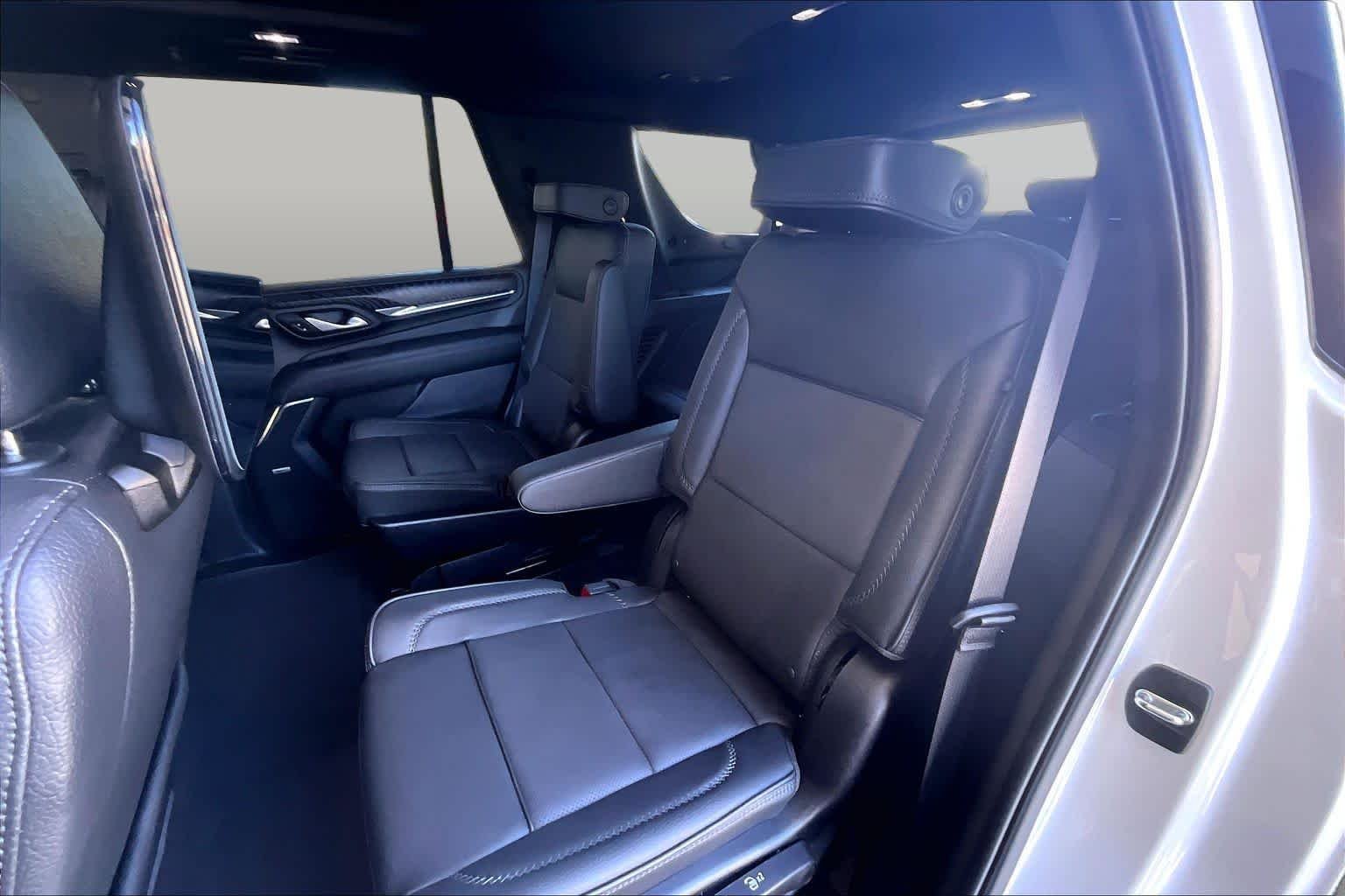 Used 2024 White Frost Tricoat GMC Denali image 21