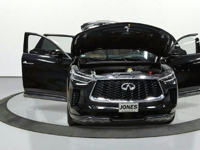Used 2023 Black INFINITI Autograph image 11