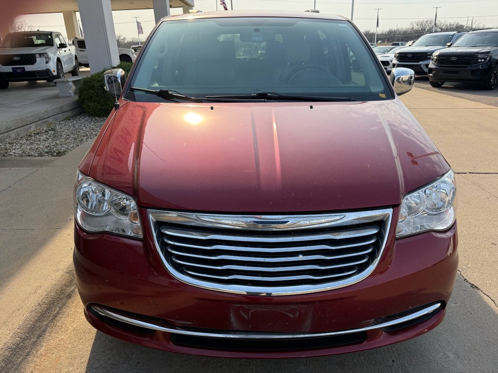Used 2011 Chrysler Town & Country Touring-L with VIN 2A4RR8DG8BR704596 for sale in Manhattan, KS