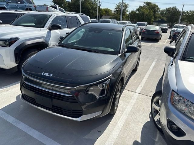 Used 2025 Gray Kia LX image 2
