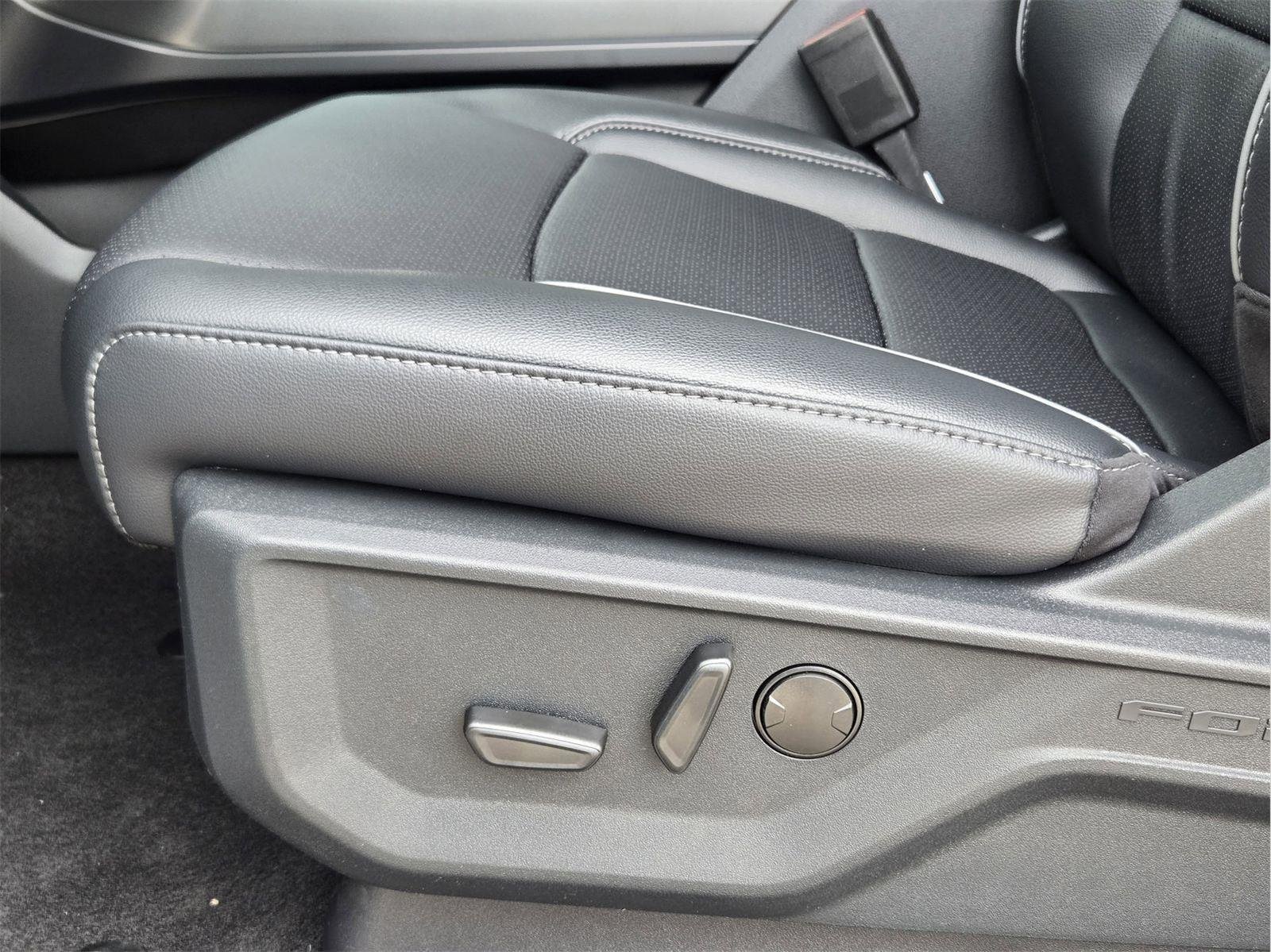 New 2026 Oxford White Ford Lariat® image 16