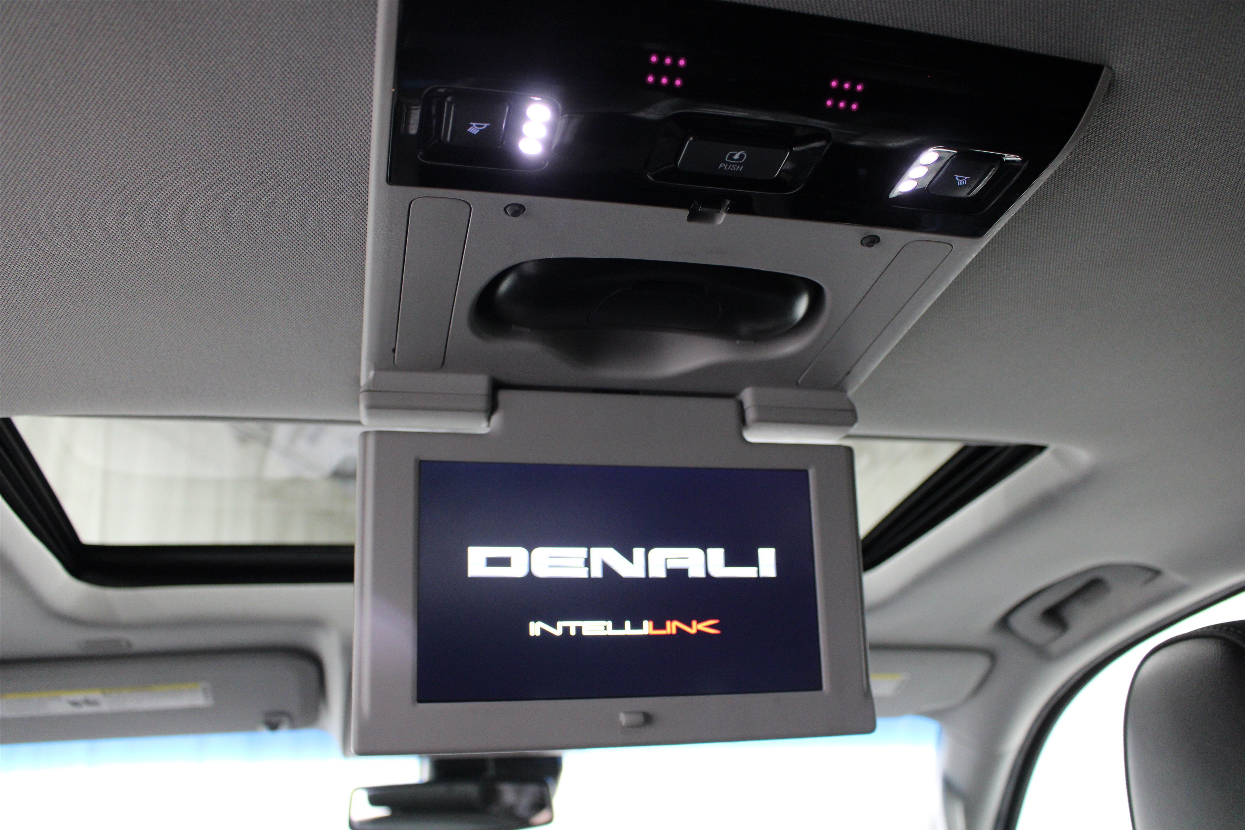 Used 2018 Onyx Black GMC Denali image 24