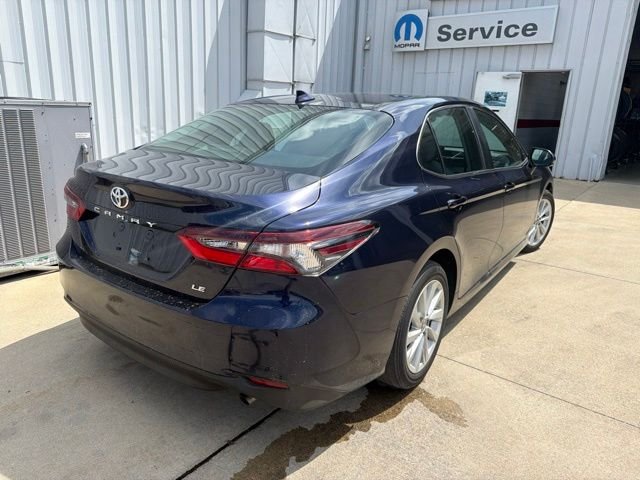 Used 2022  Toyota LE image 7