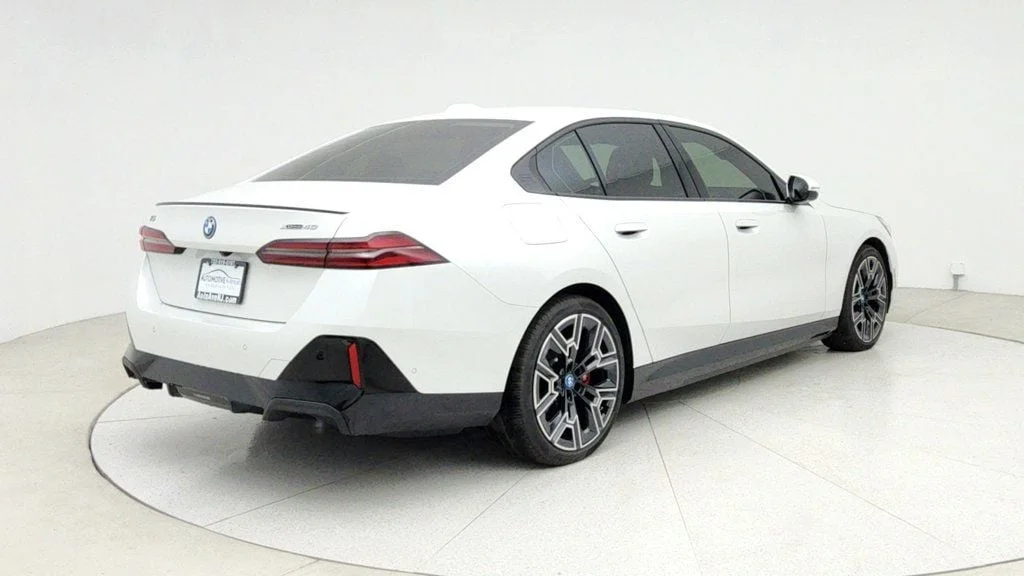 Used 2025 Mineral White Metallic BMW xDrive40 w/ M Sport, Premium & Driving Assistance Pro. Packages image 5
