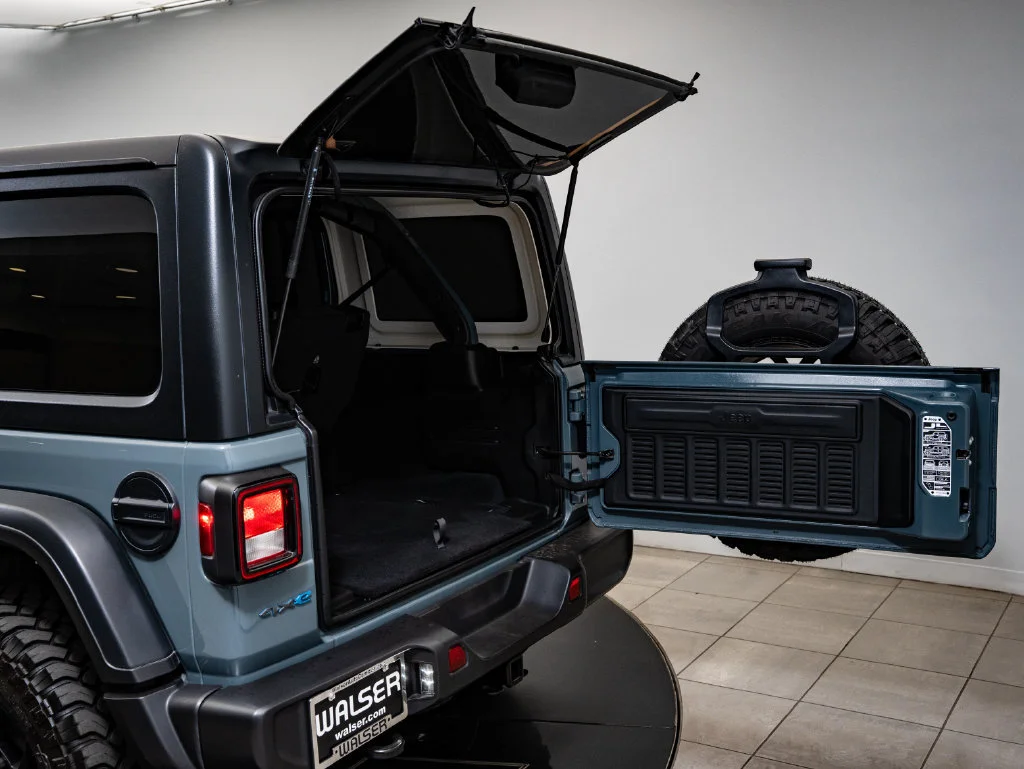 Used 2025 Anvil Clear Coat Jeep Willys 4xe image 22