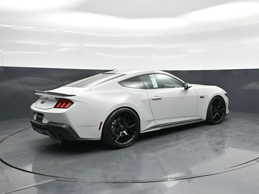New 2026 Avalanche Gray Ford GT image 23