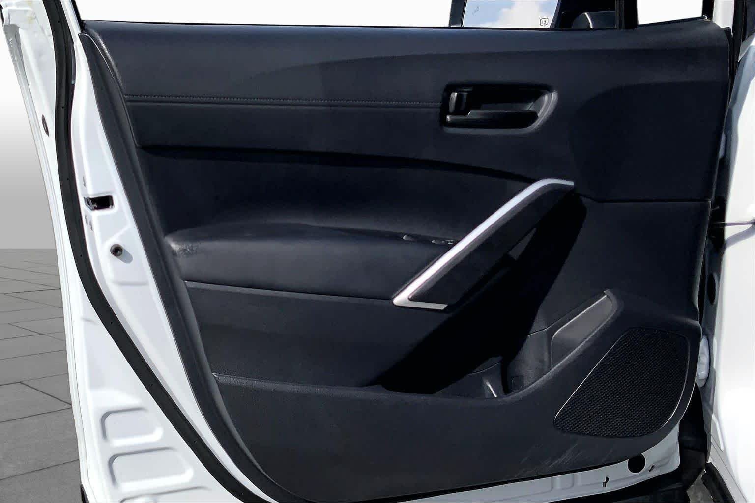 Used 2025 Wind Chill Pearl/Jet Black Toyota Hybrid Nightshade Edition image 21