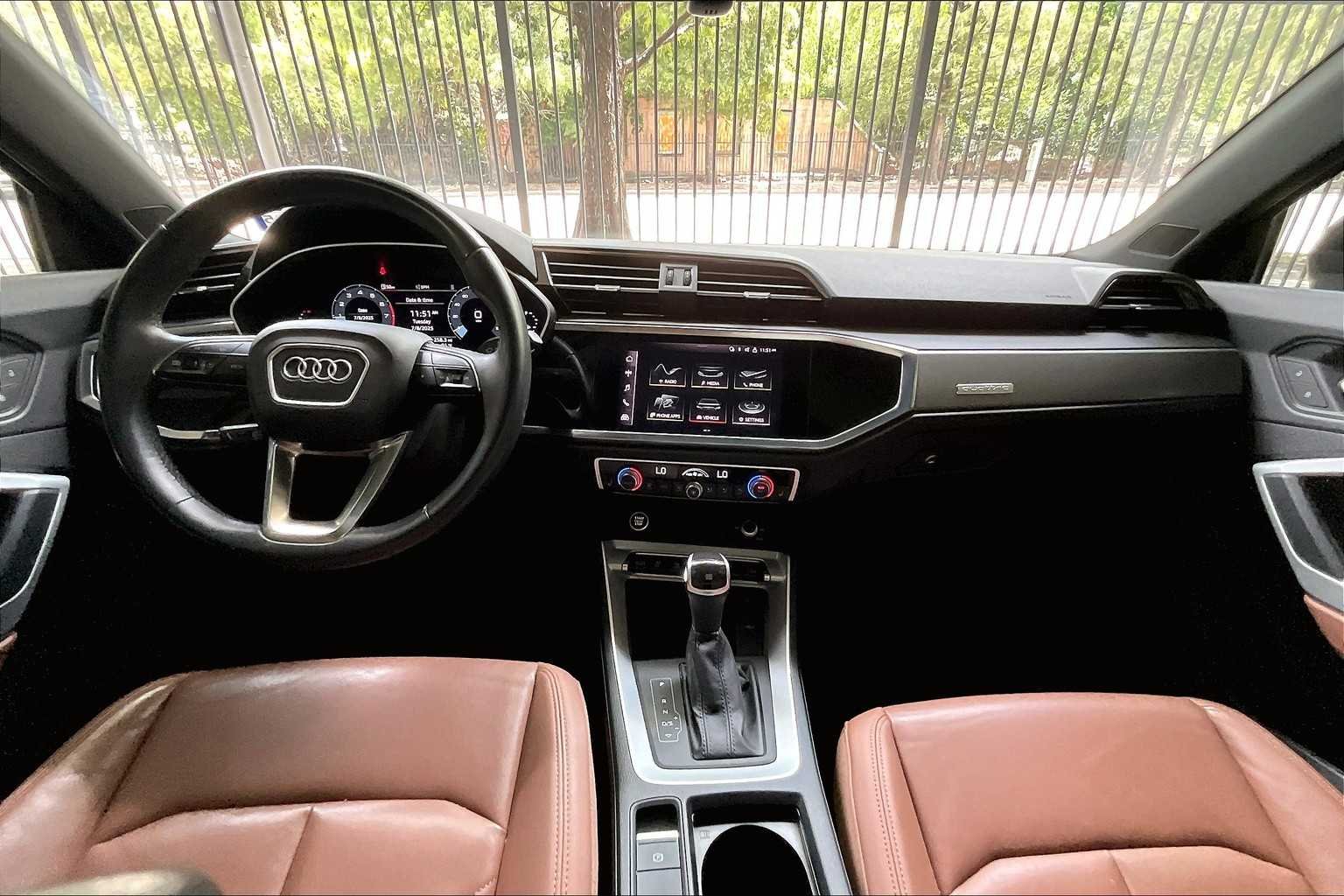 Used 2022 Mythos Black Metallic Audi Premium image 15