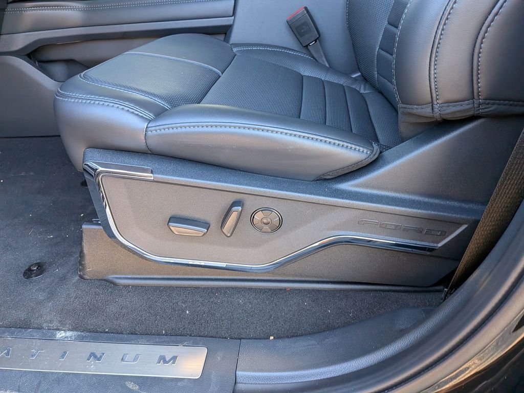 2026 Ford F-250 Super Duty Platinum - Photo 17