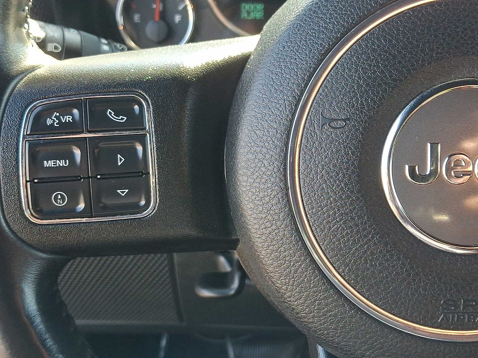 Used 2015 Anvil Clearcoat Jeep Sport image 20
