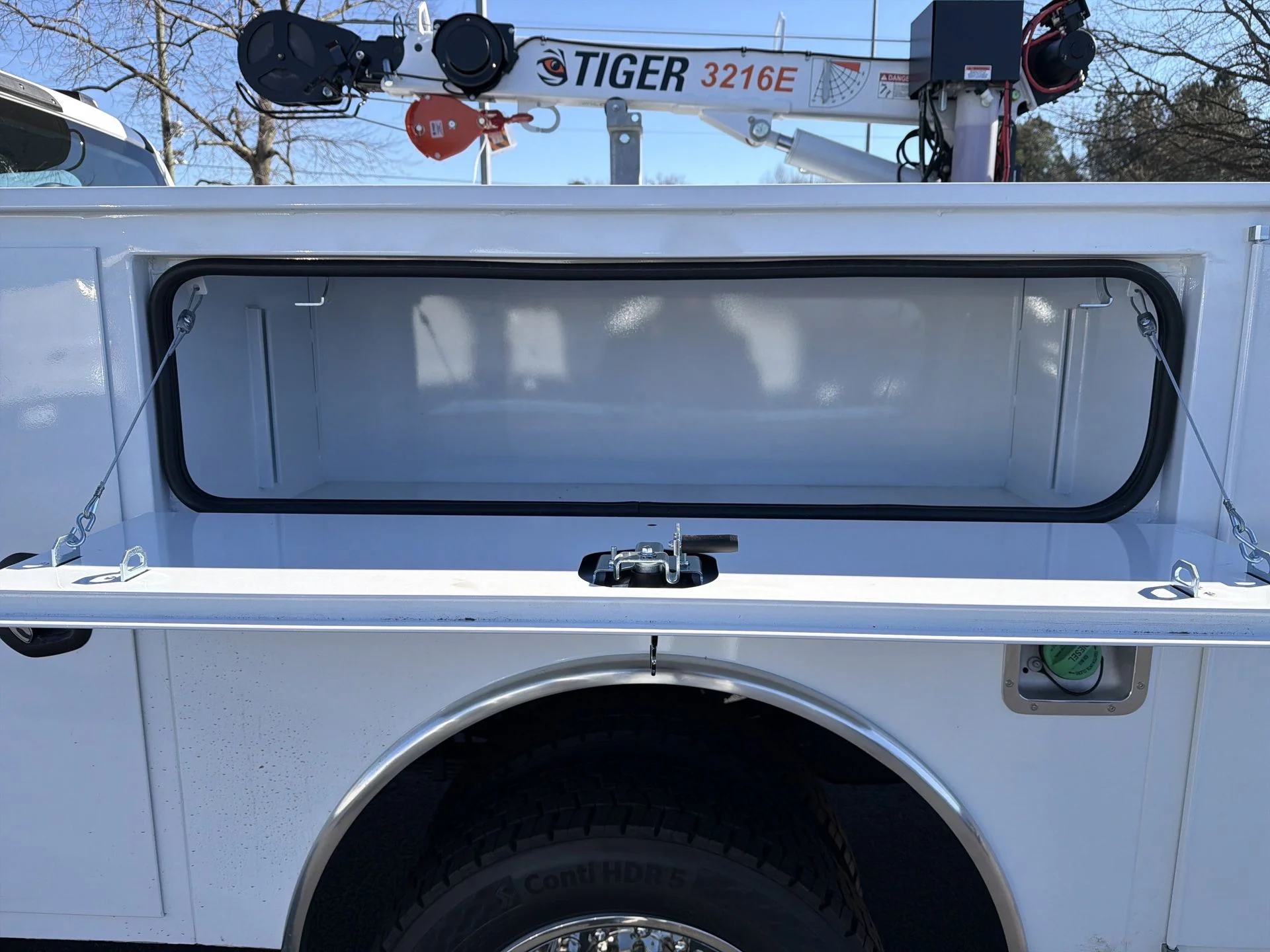 New 2025 Oxford White Ford F-450® XL image 29