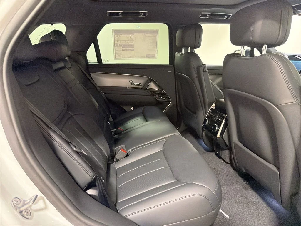 New 2026 Fuji White Land Rover Dynamic SE P530 V8 image 28