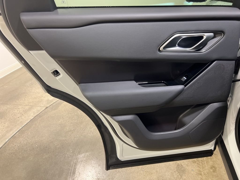 Certified Used 2026 Fuji White Land Rover Dynamic SE image 20