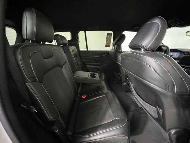 Used 2024 White Jeep Altitude image 17