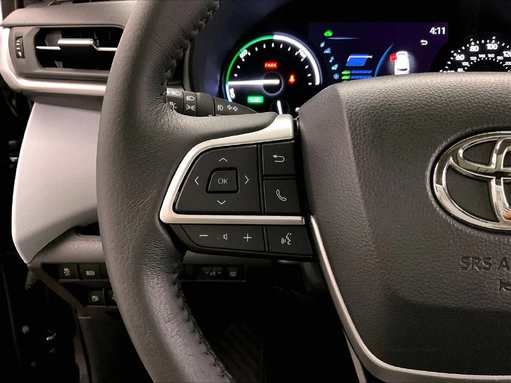 Used 2025 Blue Toyota XLE image 22
