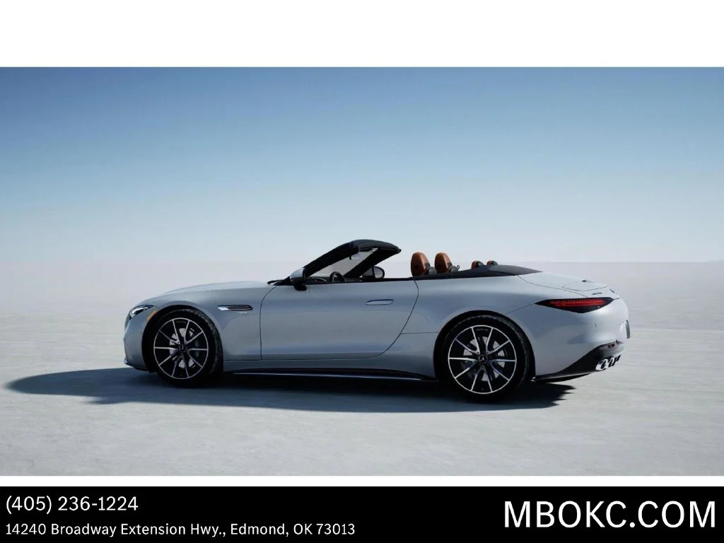 New 2027 MANUFAKTUR Moonlight White Metallic Mercedes-Benz AMG® SL 43 Roadster image 33