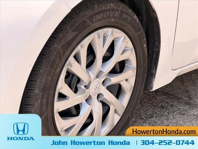 Used 2017 White Toyota LE image 5