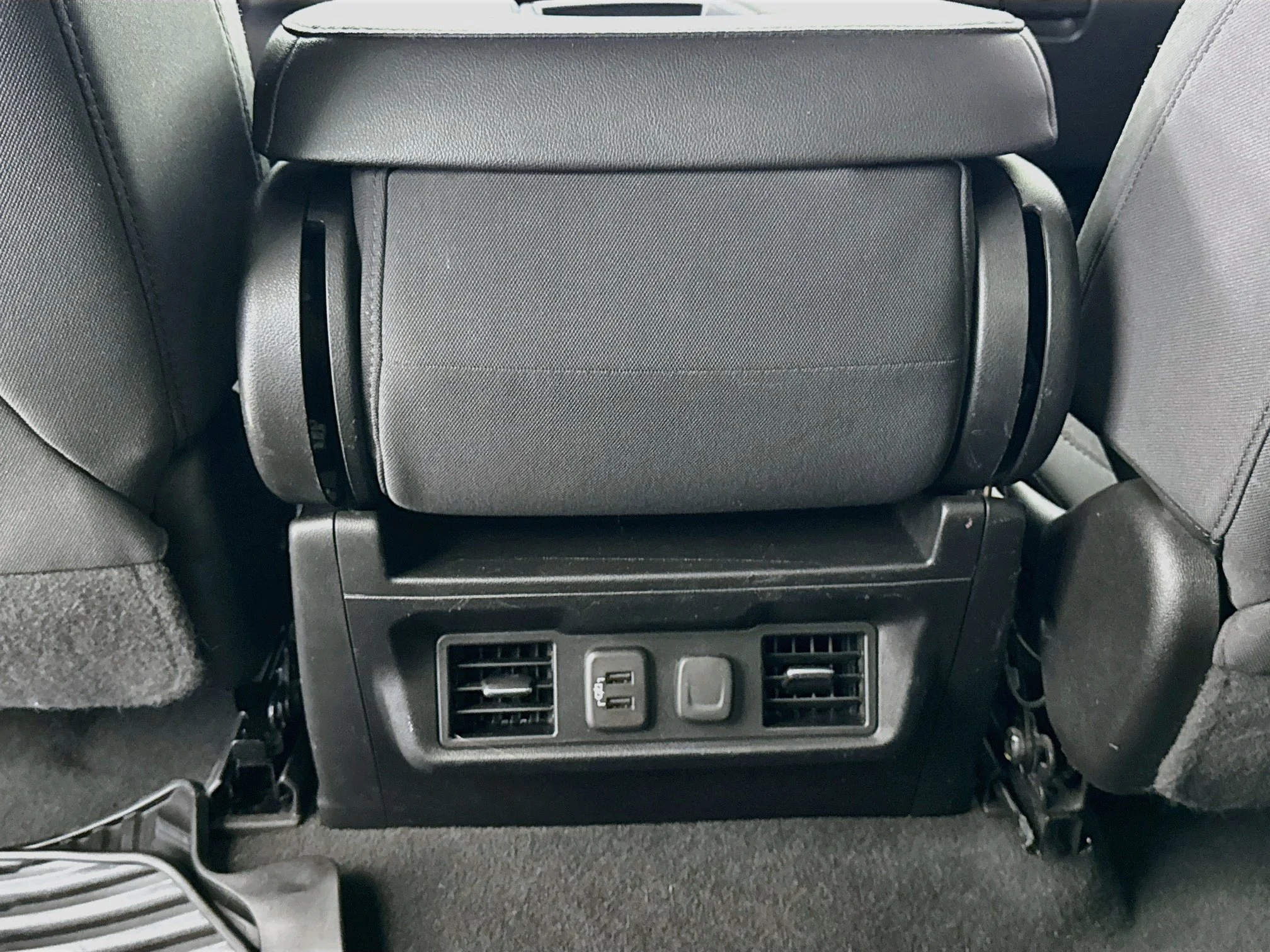 Used 2021 SUMMIT WHITE GMC SLE image 26