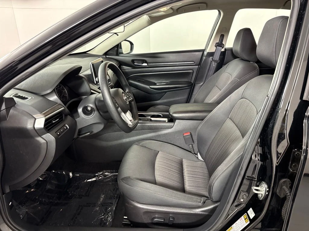 Used 2024 Black Nissan 2.5 SV image 28