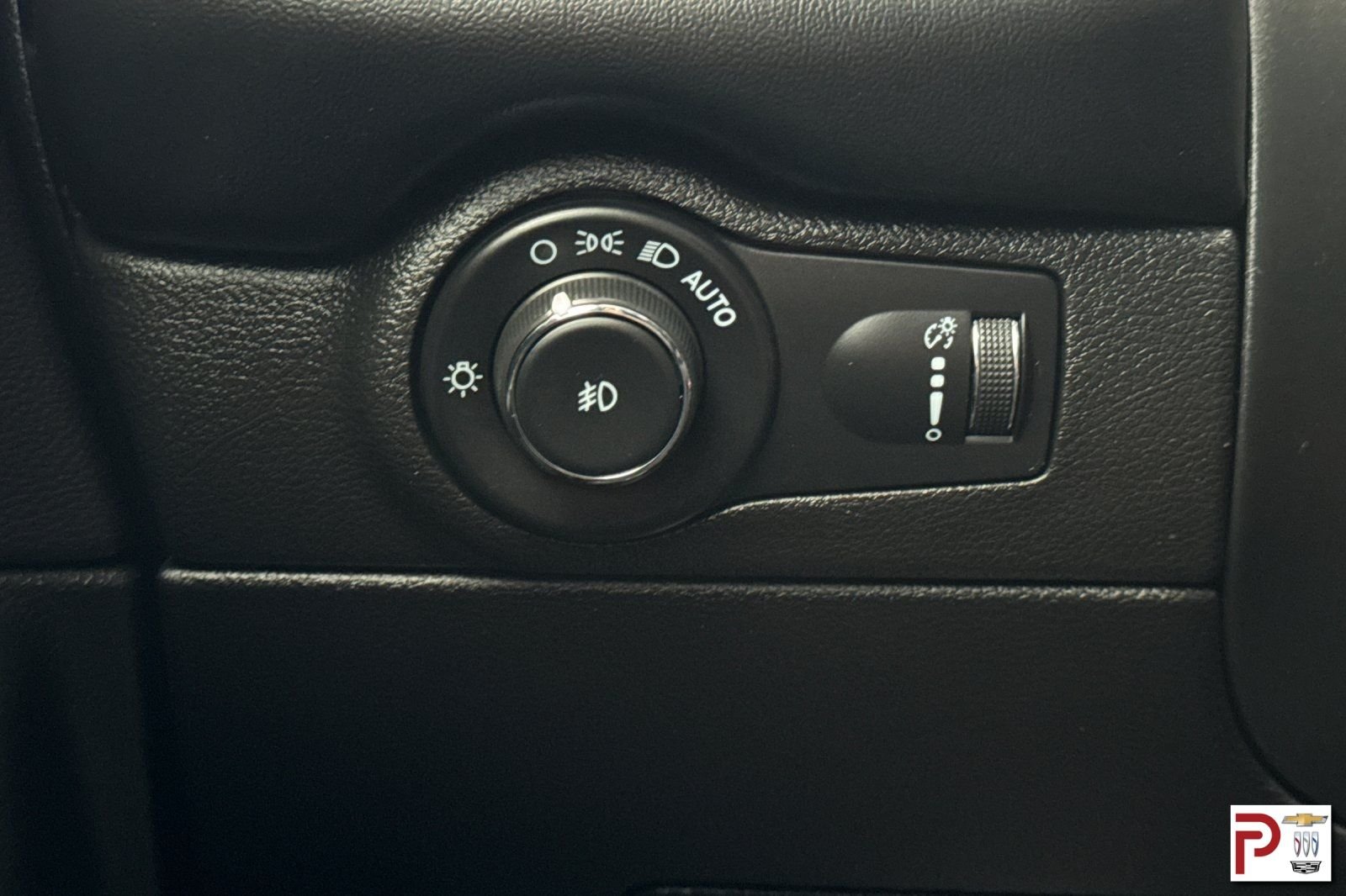 Used 2021 White/off-white Dodge Citadel image 33