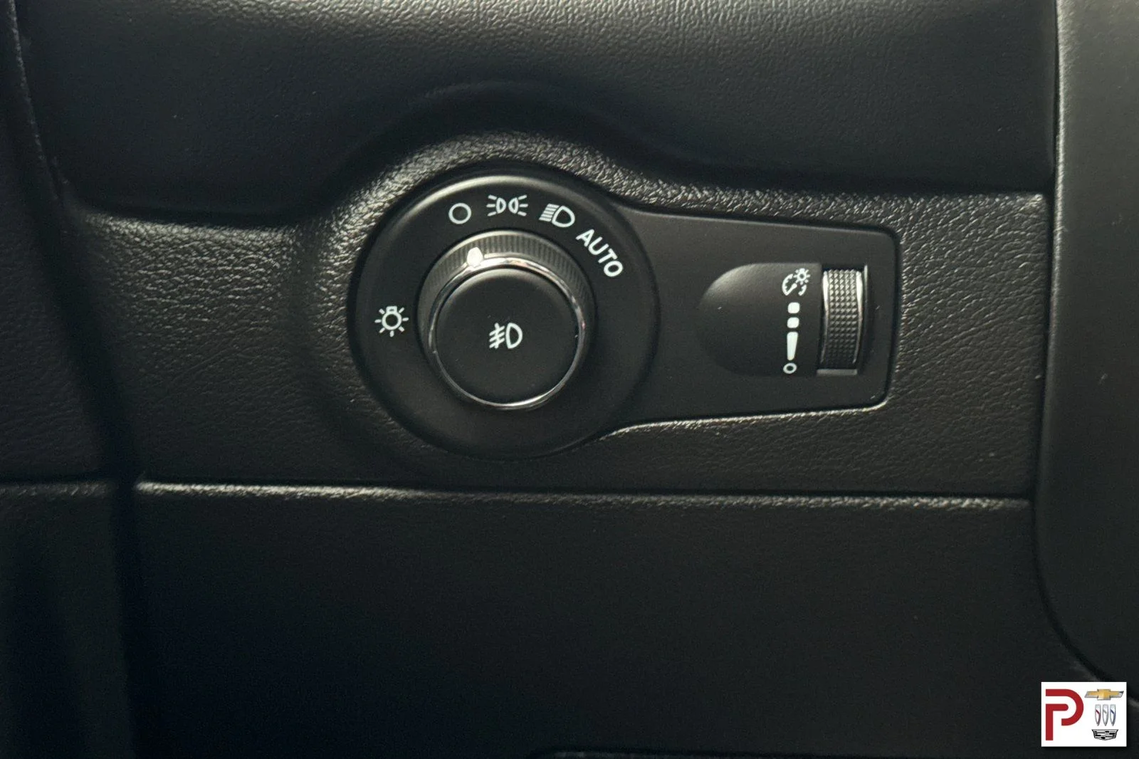 Used 2021 White/off-white Dodge Citadel image 33