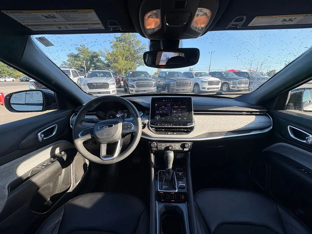 Used 2024 White Jeep Latitude image 24