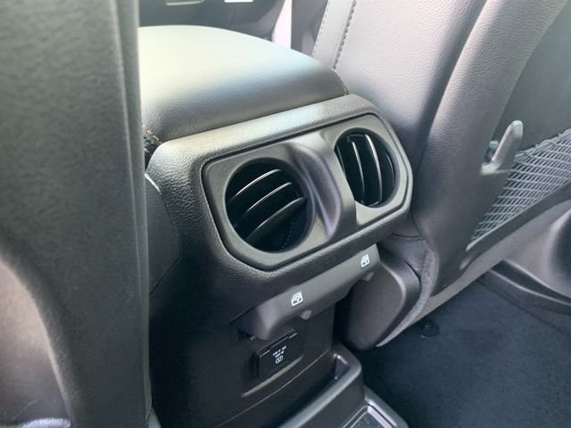 New 2026 Bright White Clear-Coat Exterior Paint Jeep Sahara image 15