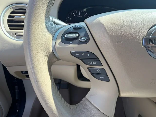 Used 2015 Blue Nissan SV image 17