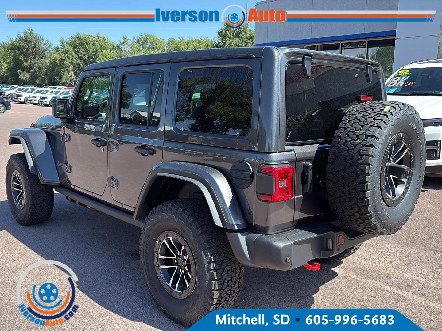New 2027 Granite Crystal Metallic Clearcoat Jeep Rubicon X image 16