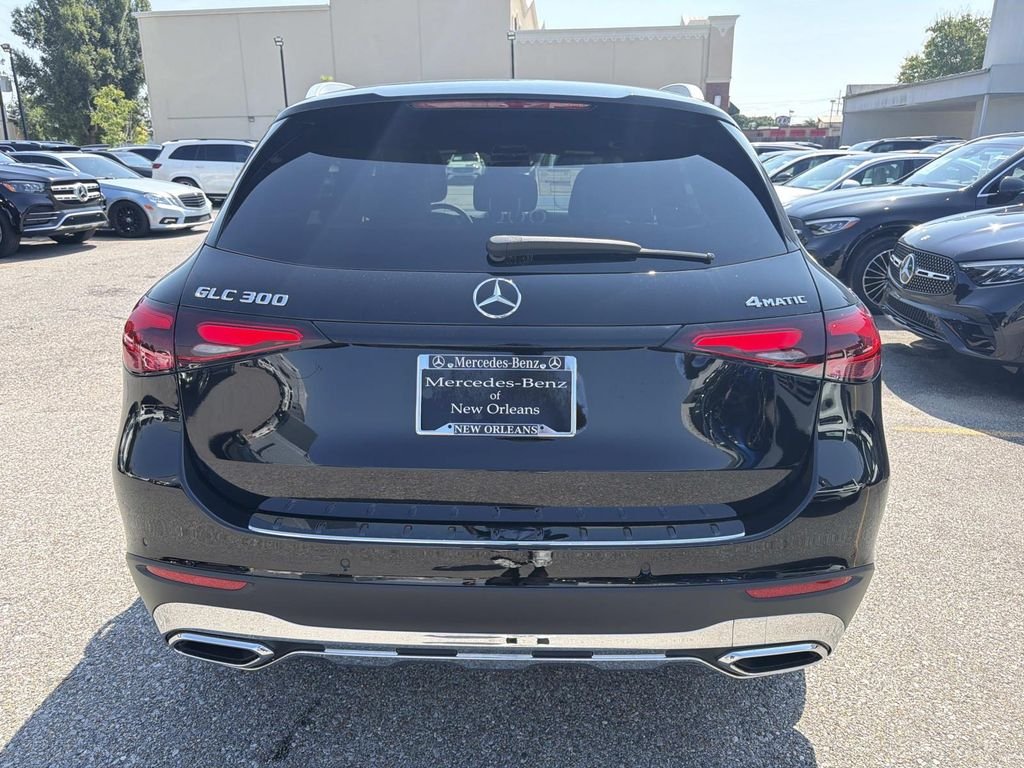 New 2027 Black Mercedes-Benz GLC 300 image 4