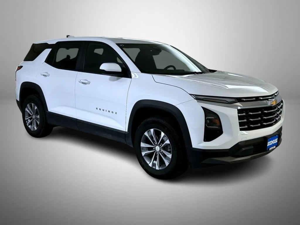 Used 2025 White Chevrolet LT image 3