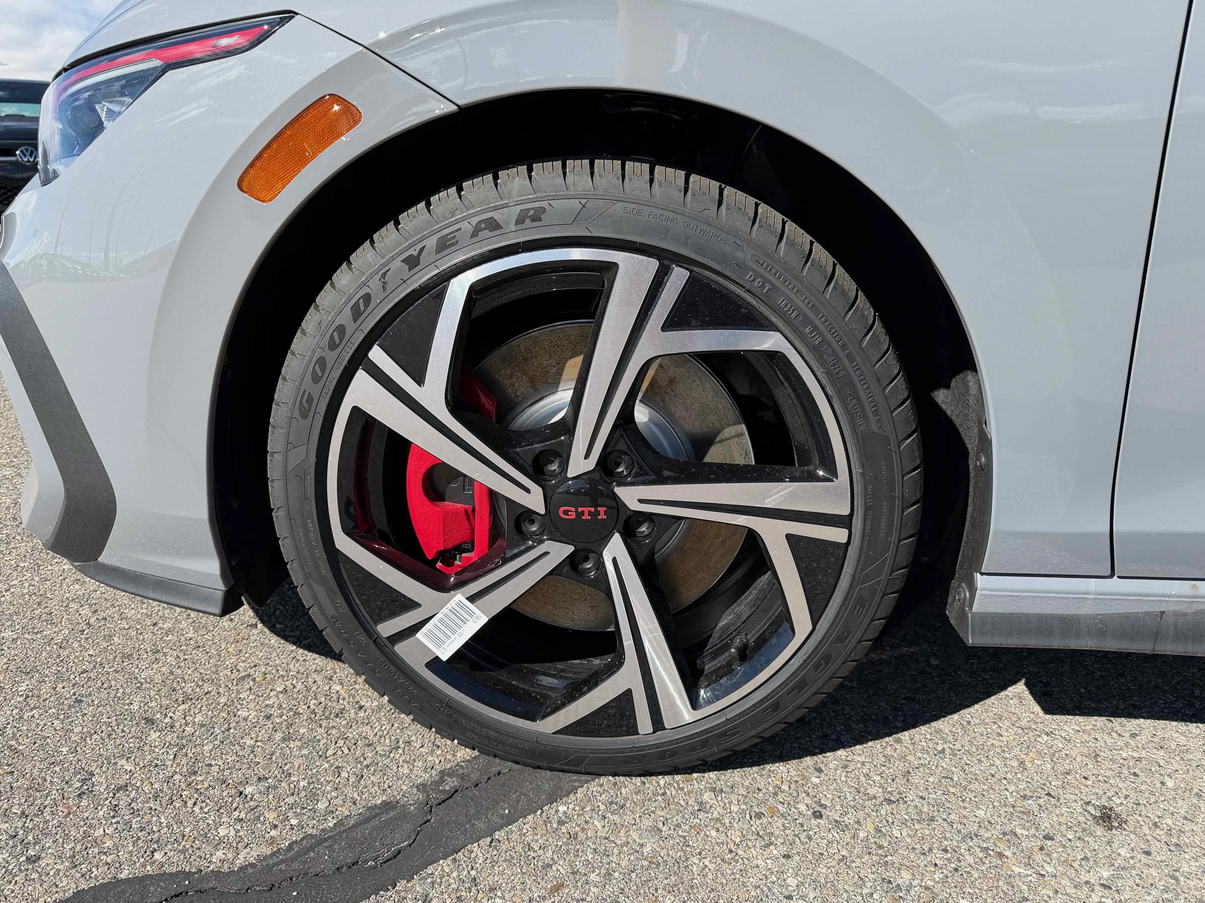 New 2026 Moonstone Volkswagen SE image 14