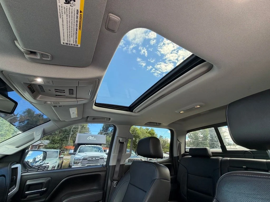 Used 2016 White GMC SLT image 17
